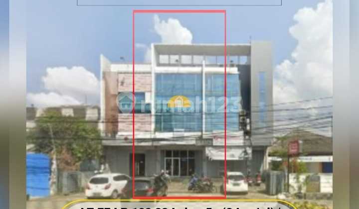 3-Storey Shop House with 5m Frontage, Spacious Parking Area, Central Semarang 1