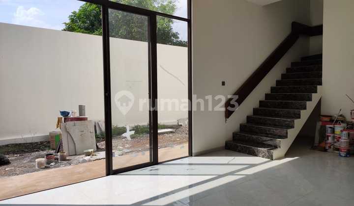 Rumah Megah Luas Baru Bangun Bebas Banjir 2 Lantai 2