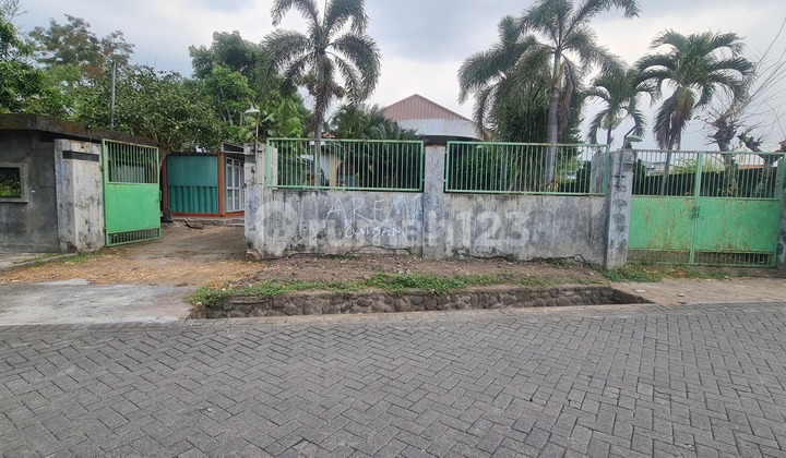 Dijual Villa Keluarga Di Taman Dayu Pandaan Pasuruan Qjawa Timur Vila di KFC - Taman Dayu Pandaan Pasuruan, Jl. Raya Surabaya Malang Km. 48, Karang Jati, Pandaan, Pasuruan, Jawa Timur, Indonesia, 67156, Pandaan SHM 2000.0 m² Dijual Villa Keluarga Di Taman Dayu Pandaan Pasuruan Qjawa Timur Vila di KFC - Taman Dayu Pandaan Pasuruan, Jl. Raya Surabaya Malang Km. 48, Karang Jati, Pandaan, Pasuruan, Jawa Timur, Indonesia, 67156, Pandaan SHM 2000.0 m²