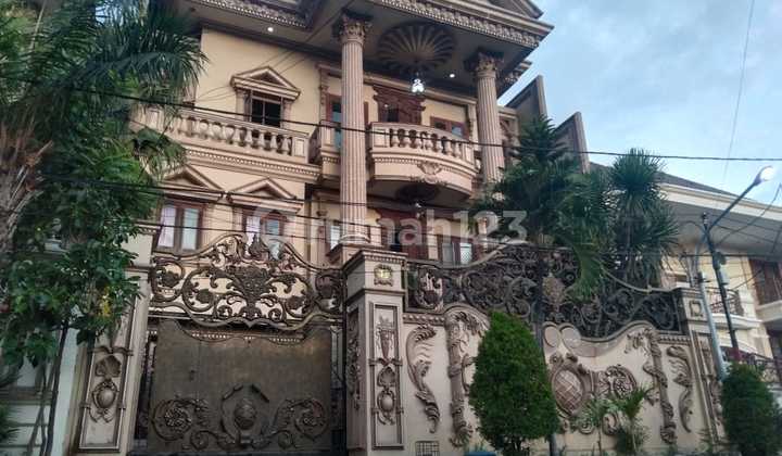 For Sale Luxury 2-Story House in Tidar, Central Surabaya, Beautiful House with SHM at Jl. Tidar No. 158, Tembok Dukuh, Bubutan, Surabaya City, East Java, Indonesia, 60173, Tidar
