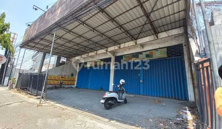 For Sale Cheap Business House Raya Jenggolo Buduran Sidoarjo City Commercial Space at Jenggolo Stadium, Jl. Jenggolo, Siwalan Panji, Buduran, Sidoarjo, East Java, Indonesia, 61252, Buduran SHM 526.0 m² For Sale Cheap Business House Raya Jenggolo Buduran Sidoarjo City Commercial Space at Jenggolo Stadium, Jl. Jenggolo, Siwalan Panji, Buduran, Sidoarjo, East Java, Indonesia, 61252, Buduran SHM 526.0 m²