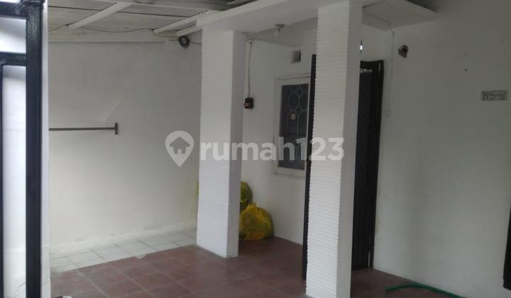 Affordable House for Sale in Oma Indah Housing, Menganti Gresik, Requires Minimal Renovation, SHM in Oma Indah, Jl. Bringkang, Bringkang, Menganti, Gresik, East Java, Indonesia, 61174, Menganti 2