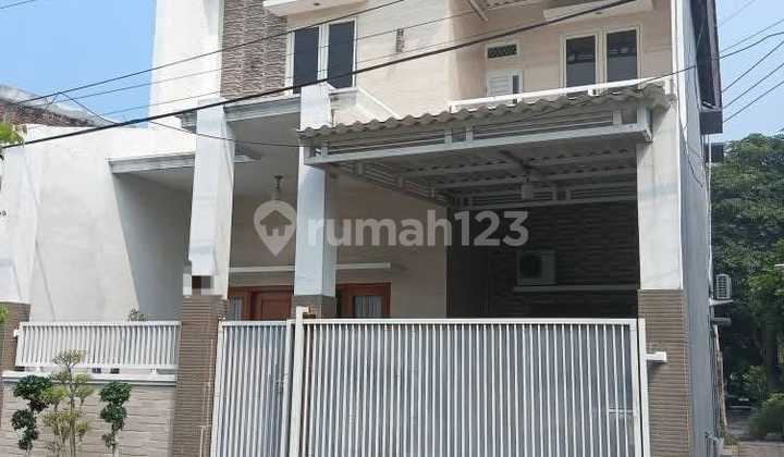 For Sale 2-Story House in Kebomas Gresik Near Satpas Gresik, Beautiful House with SHM at Block AL18 No.13 Zainal Arifin Street, Bukit Randu Agung Indah Housing, Bukit Randu Agung Indah Residence, Jl. Zainul Arifin Block Al18 No. 13, Kebomas, Kebomas, Gresik, East Java. For Sale 2-Story House in Kebomas Gresik Near Satpas Gresik, Beautiful House with SHM at Block AL18 No.13 Zainal Arifin Street, Bukit Randu Agung Indah Housing, Bukit Randu Agung Indah Residence, Jl. Zainul Arifin Block Al18 No. 13, Kebomas, Kebomas, Gresik, East Java.