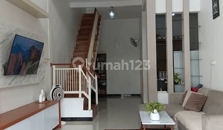 For Sale 2-Story House in Kebomas Gresik Near Satpas Gresik, Beautiful House with SHM at Block AL18 No.13 Zainal Arifin Street, Bukit Randu Agung Indah Housing, Bukit Randu Agung Indah Residence, Jl. Zainul Arifin Block Al18 No. 13, Kebomas, Kebomas, Gresik, East Java. For Sale 2-Story House in Kebomas Gresik Near Satpas Gresik, Beautiful House with SHM at Block AL18 No.13 Zainal Arifin Street, Bukit Randu Agung Indah Housing, Bukit Randu Agung Indah Residence, Jl. Zainul Arifin Block Al18 No. 13, Kebomas, Kebomas, Gresik, East Java.