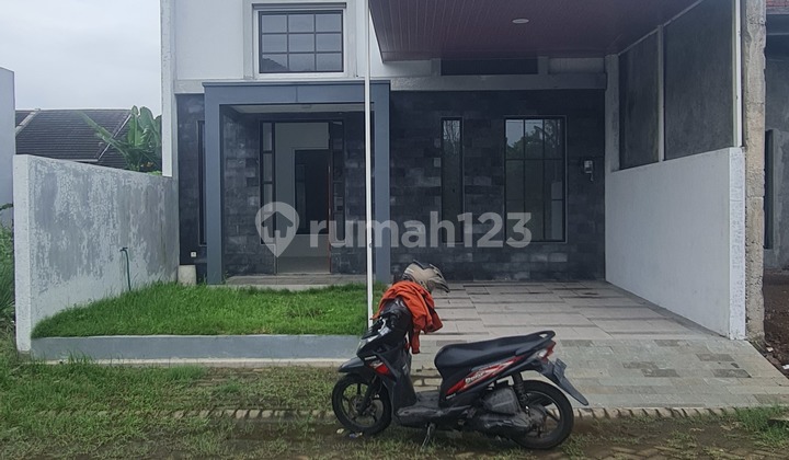 Dijual Rumah.l Di Perumahan Grand Royal Regency Wage Taman Sidoarjo Rumah Bagus SHM di Cluster Bougenville, Grand Royal Regency, Wage, Taman, Sidoarjo, Jawa Timur, Indonesia, 61257, Taman
