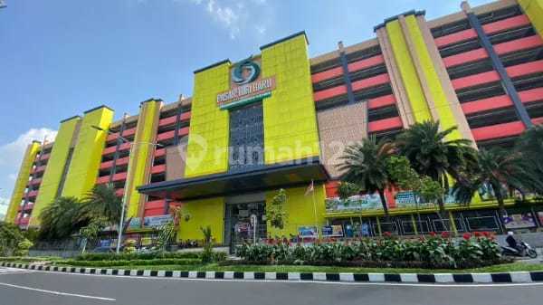 Stan Strategis di Pasar Turi Grosir Surabaya Stan Strategis di Pasar Turi Grosir Surabaya