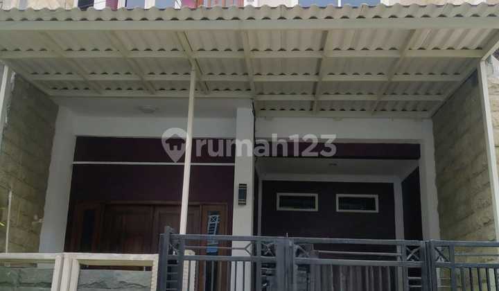 Rumah Cantik 3 lantai di Griya Citra Asri Rumah Cantik 3 lantai di Griya Citra Asri