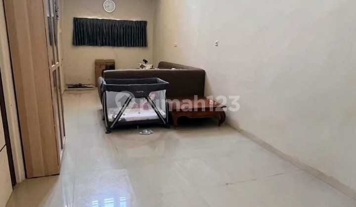 Rumah 2 Lantai di Manukan Lokasi Strategis 2