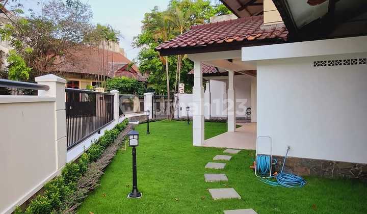 RUMAH BAGUS 2 LANTAI SEMI VILLA ADA SWIMMING POOL 2