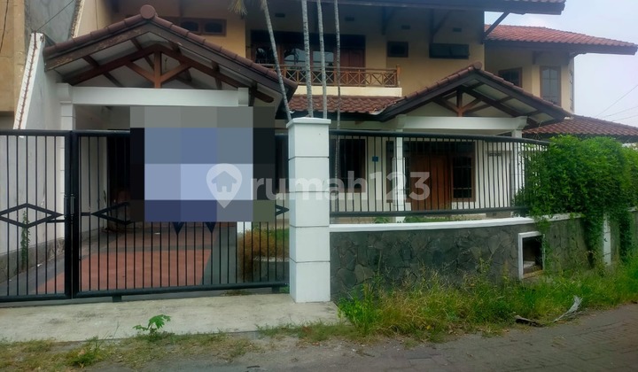 RUMAH BAGUS 2 LANTAI SEMI VILLA ADA SWIMMING POOL