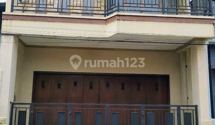 Rumah Mewah 2 lantai Renovasi Total Siap Huni 