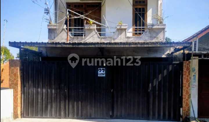 Beautiful House on Trawas Main Road Near Tourist Attractions 1