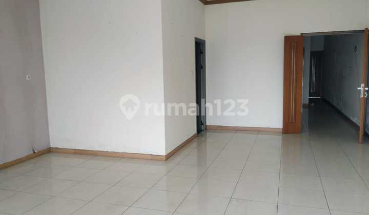 2-Storey Luxury House Fully Renovated Ready to Occupy 2