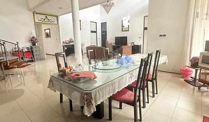 RUMAH MEWAH STRATEGIS DI RAYA DARMO SATELIT 2