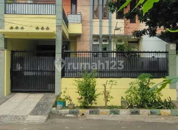 RUMAH MEWAH STRATEGIS FULL FURNISHED DI MANUKAN  2