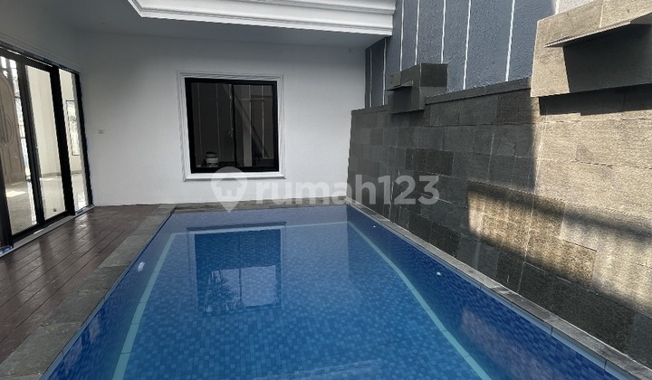DIJUAL RUMAH MEWAH ADA POOL DI CLUSTER FAVORITE BGH  SENTUL