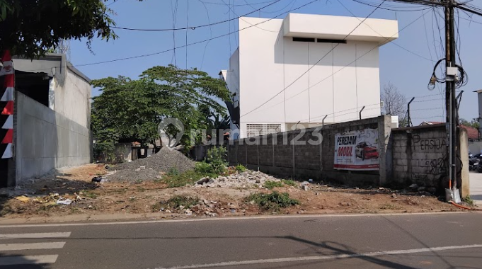 Strategic Land Plot for Sale in East Lengkong Gudang