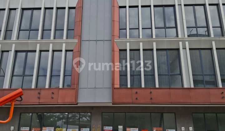 In Tourist City, Suitable for Business