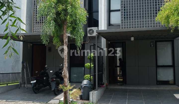 Rumah Dijual / Disewa di Grandwisata dekat Mall Living World 1