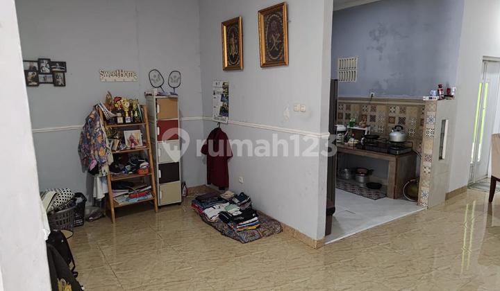 Dijual Rumah Ada Rooftop di Ciputat Tangsel 2