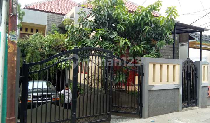 For Sale 3-story House in Tanjung Barat, South Jakarta near AEON Mall For Sale 3-story House in Tanjung Barat, South Jakarta near AEON Mall