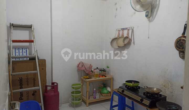 Dijual Rumah Balkon Depan Dilengkapi Saung, Cocok untuk Bersantai Bersama Keluarga di Mutiara Gading Timur Bekasi 2