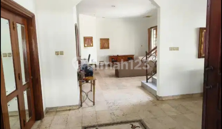 Luxury Hook House 3 Floors - Tomang Jatipulo, West Jakarta 2