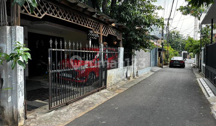Rumah Besar Kokoh Di Benhil - Cocok Untuk Kos / Usaha / Hunian Keluarga 1