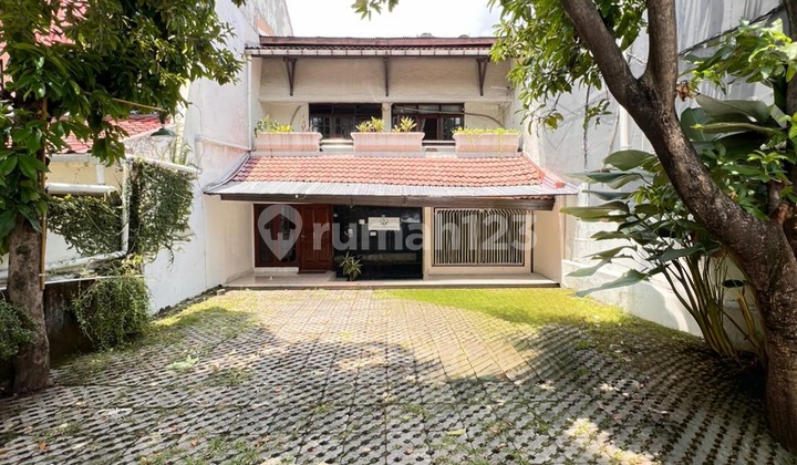 Rumah Besar Siap Pakai Di Duri Kepa, Kebon Jeruk - Di Bawah Harga Pasar.