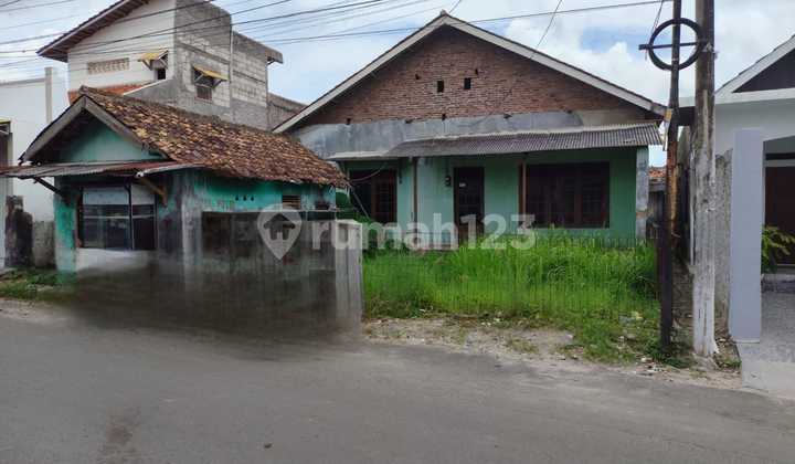 Old House / Land in Serang City, Banten