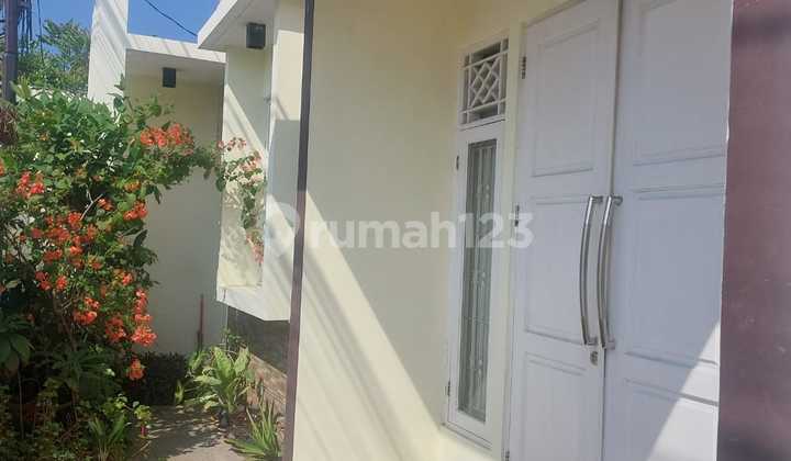 Beautiful 2-Story House Ready to Occupancy, Strategic Location in Pancoran, South Jakarta 2