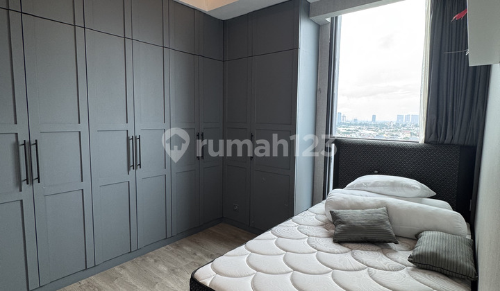 Luxurious Apartment Wang Residence 2 BR Fully Furnished in Kedoya, West Jakarta