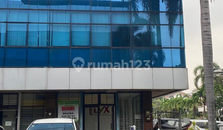 Corner Position Ruko Strategically Located in Puri Kencana, West Jakarta