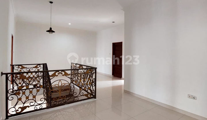 House for Sale in Cilandak, Kebayoran Baru