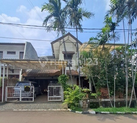 Beautiful Luxury House with Easy Access in Pasar Minggu, South Jakarta 2