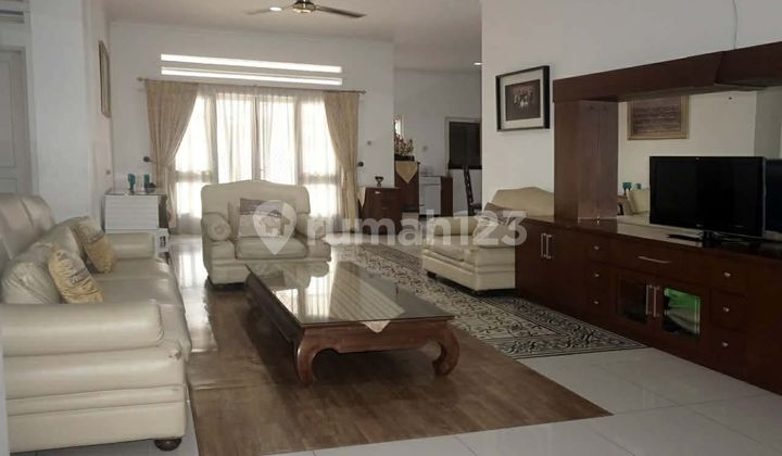 Rumah Bagus Lingkungan Asri Lokasi Strategis di Menteng, Jakarta Pusat Rumah Bagus Lingkungan Asri Lokasi Strategis di Menteng, Jakarta Pusat