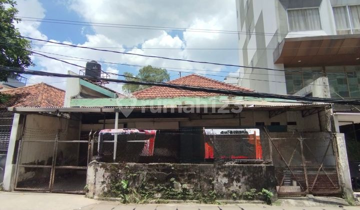 Rumah Tua Hitung Tanah Lokasi Strategis di Kebon Kacang - Jakarta Pusat