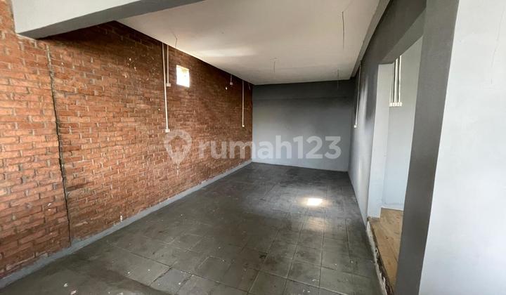 Sewa Ruko Bagus 2 Lantai Letak Strategis Pinggir Jalan di Tb Simatupang, Jakarta Selatan