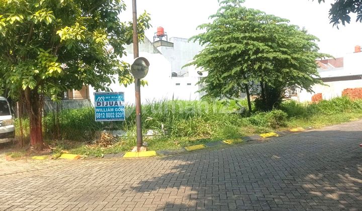 For Sale Hook Lot Plot in Metland Area