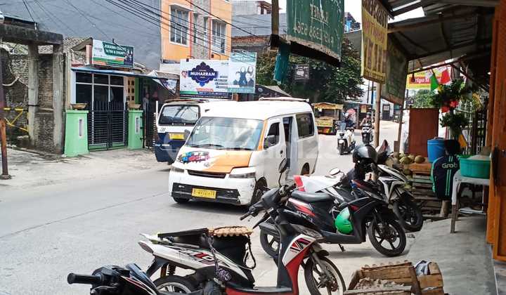 Dijual Enam Unit Rumah Kontrakan Dapat 3 Unit Kios Strategis Pinggir Jalan di Bencongan Indah, Kelapa Dua, Tangerang