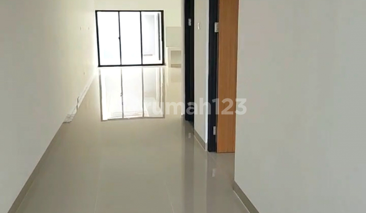 Special Price ! Dijual Rumah Brand New Luas 125M² 4 Kamar Tidur di Meruya, Kembangan 2
