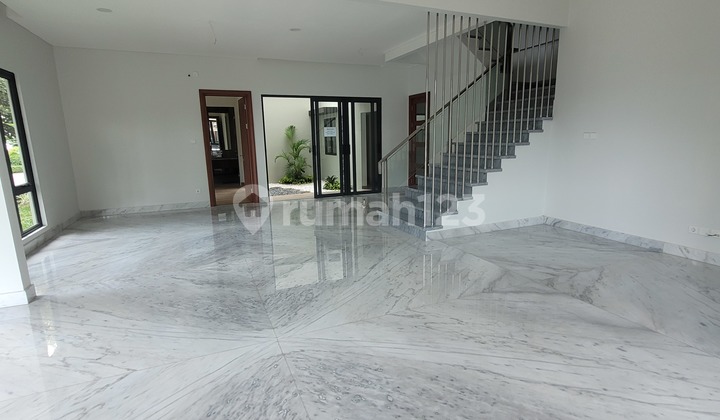 Luxury House Greenwich Corner Bsd Rooftop Faces South-West 2