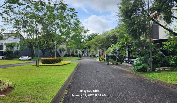 Rumah Dijual di The Icon Bsd City - Depan Taman, SHM 2