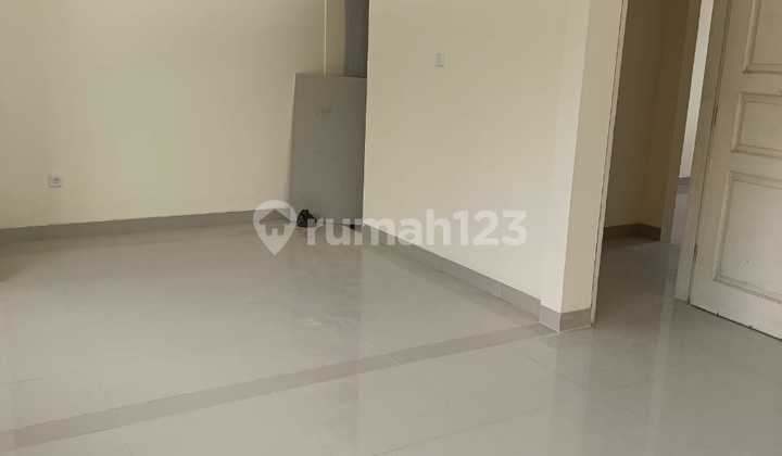 Rumah Michelia Gading Serpong 2 Lantai, Lt , Hadap Timur Laut 2