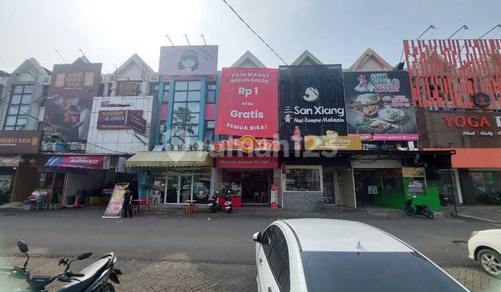 Dijual Ruko Strategis di Boulevard Utama Gading Serpong.