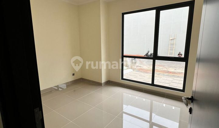 DIJUAL Rumah 3 Lantai 8 x 12 Cluster Strozzi Gading Serpong 2