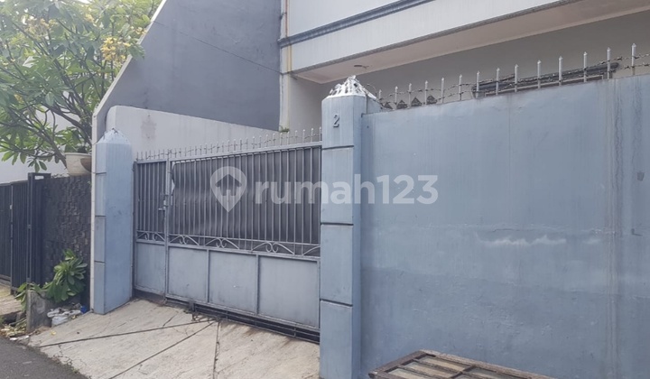 For Sale 2-Story House 9X15 Villa Tomang, West Jakarta.