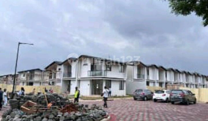 Rumah Cantik 2 Lt Di Kawasan Ekslusif Rumah Rumah Cantik 2 Lt Di Kawasan Ekslusif Rumah