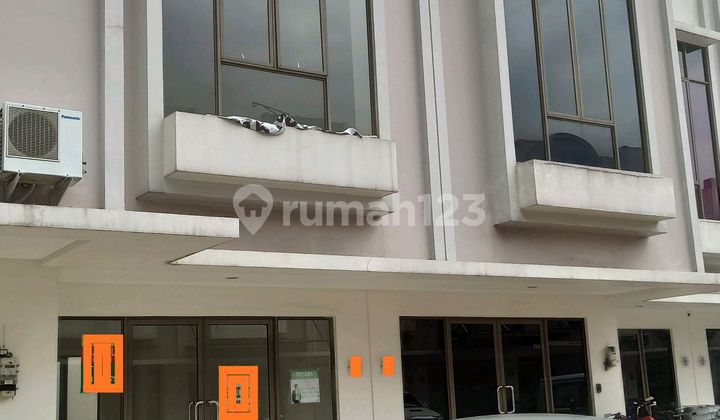 Ruko 2 Lt Disewakan Berada Di Lokasi Bisnis Ramai Cocok Untuk Kantor Resto Laundry Ruko