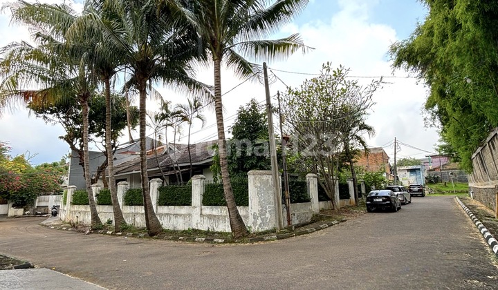 Dijual Rumah Harga di Bawah NJOP Ada Swimming Pool di Ampera